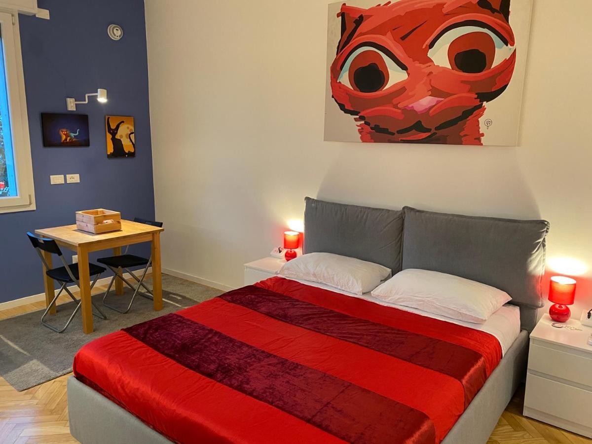 Tra Le Torri B&B - Ampia Stanza Privata In Appartamento Con Bagno Privato Accessibile Da Corridoio 博洛尼亚 外观 照片