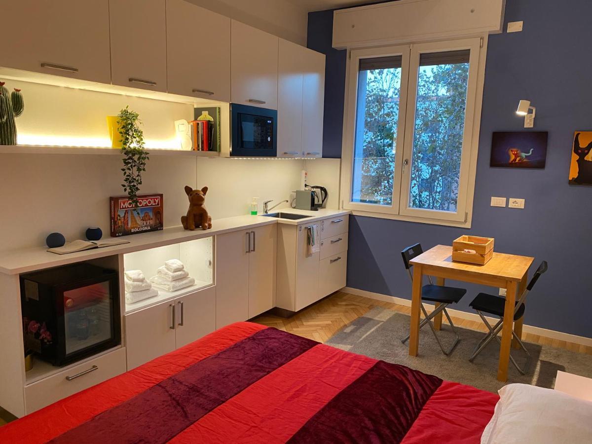 Tra Le Torri B&B - Ampia Stanza Privata In Appartamento Con Bagno Privato Accessibile Da Corridoio 博洛尼亚 外观 照片